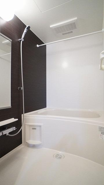 バス・シャワールーム　ゆったり過ごせるお風呂です