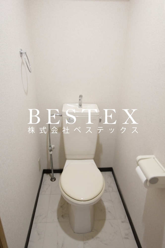 トイレ　別部屋の写真となります。