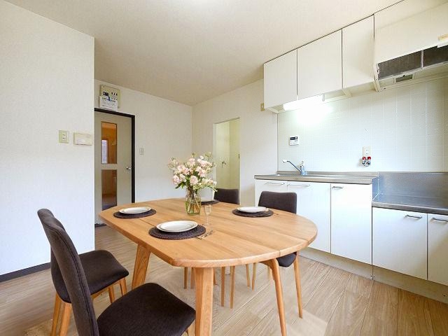 居室・リビング　CGで家具等を配置したもので家具等は含まれません。