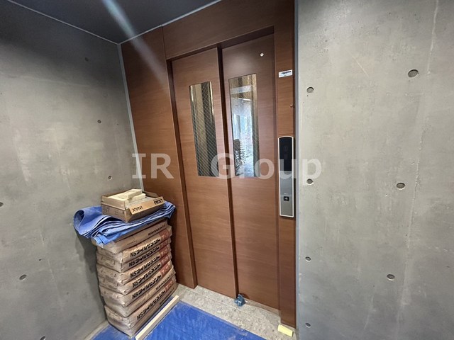 ロビー　エレベーター有