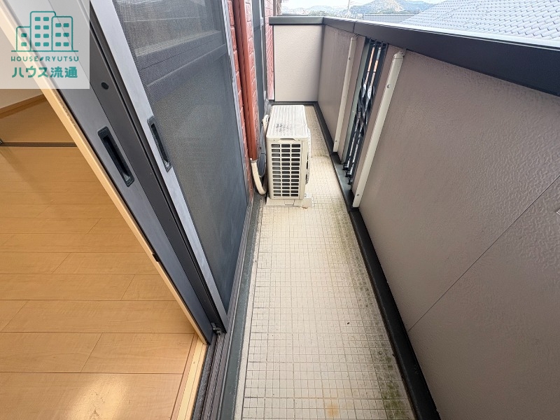 バルコニー　※反転タイプのお部屋です