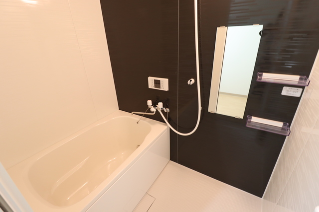 バス・シャワールーム　バス！