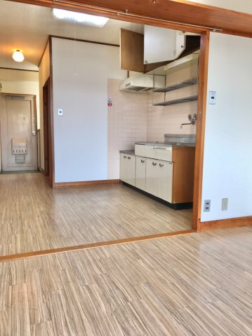 居室・リビング　※同建物同型別のお部屋