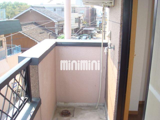 バルコニー　室外洗濯機置き場