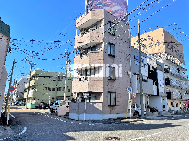 建物外観　１フロアー１戸の物件です