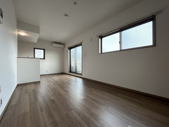 居室・リビング　※別部屋の写真です