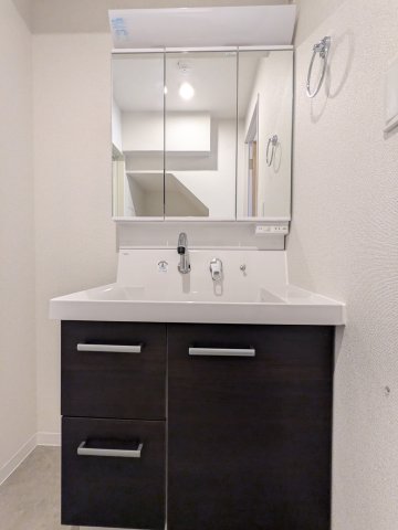 洗面設備　脱衣スペースもあります