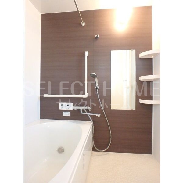 バス・シャワールーム　落ち着いた空間のお風呂です