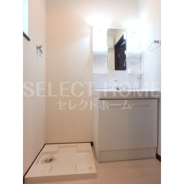 洗面設備　独立洗面台あり、毎朝おしゃれに忙しい女性の方におすすめです