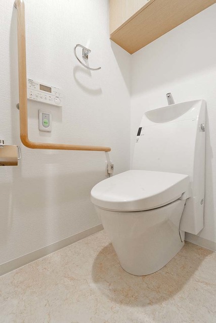 トイレ　※写真は同タイプ住戸です。