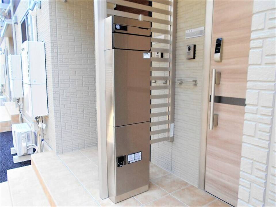 エントランス　宅配ボックス