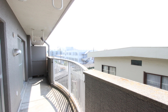 バルコニー　現状優先です。