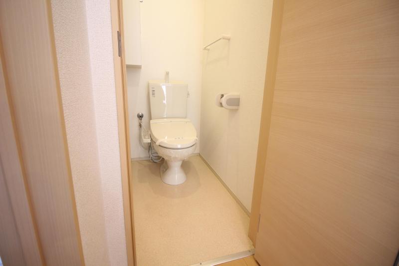 トイレ　温水洗浄暖房便座トイレ