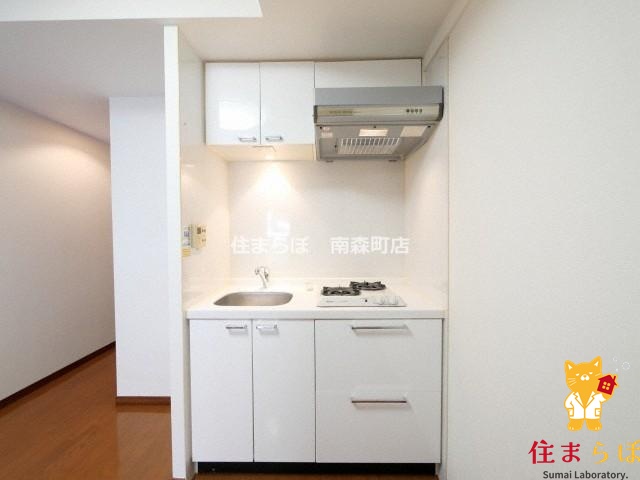 キッチン　「ただの部屋探しじゃない。“あなたの暮らし”探しです。」