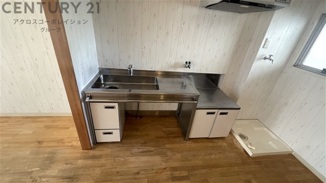 キッチン　壁付けキッチンでスペースを最大限有効活用できます！