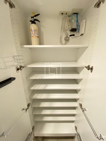 収納　シティタワー大阪本町　シューズインクローゼット