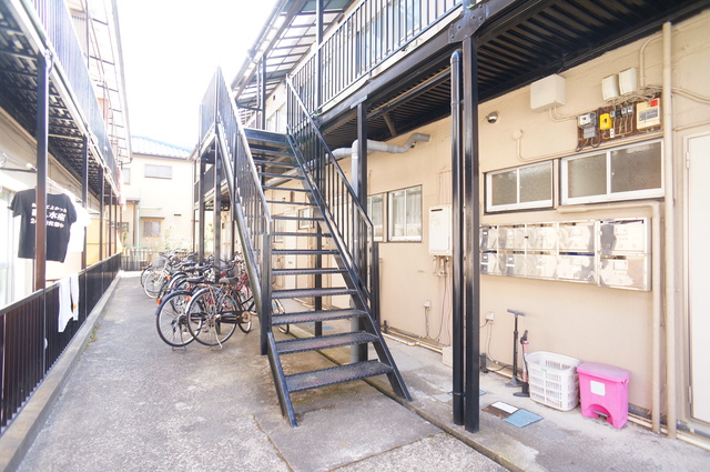 その他共有部分　共用の階段です♪