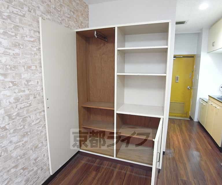 収納　コンパクトですが収納あります。