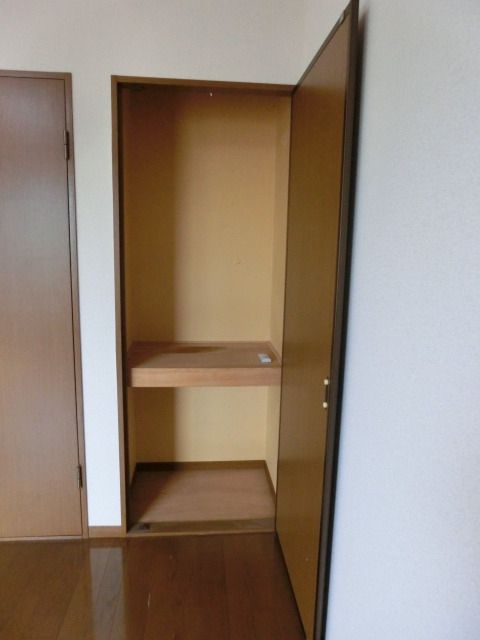 収納　※別号室参考写真です