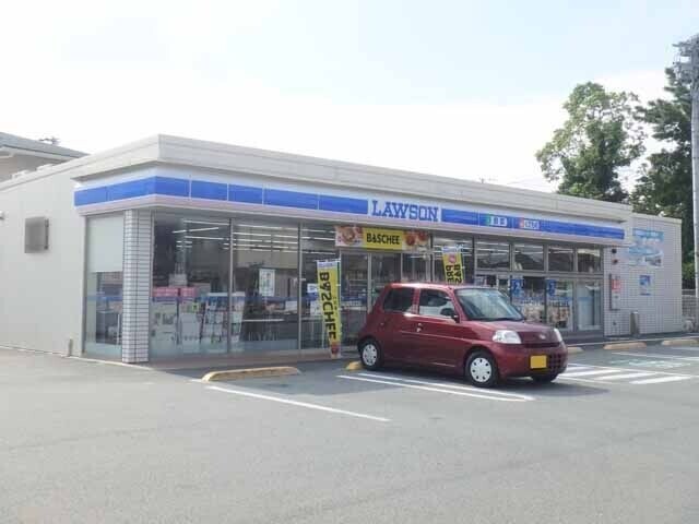 コンビニ　ローソン松阪本町店（コンビニ）まで382m
