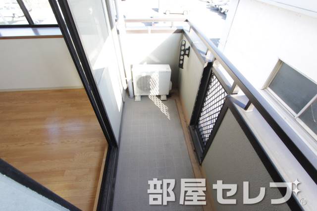 バルコニー　日当たりの良いバルコニーです。