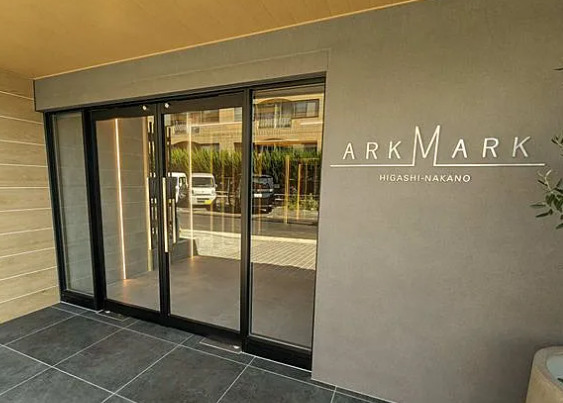 エントランス　ゆとりのあるエントランスです