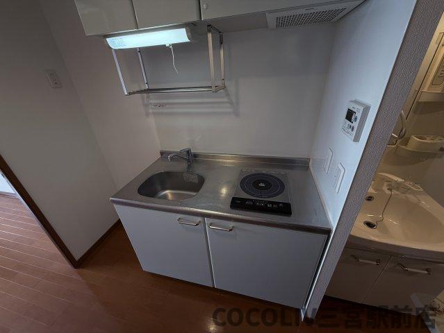 キッチン　同物件別部屋写真