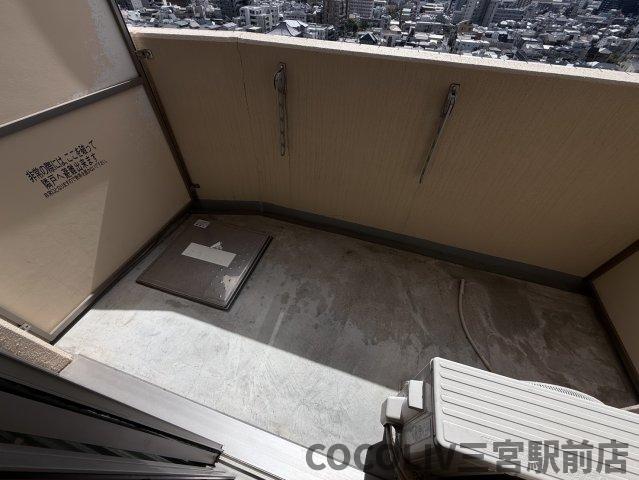 バルコニー　同物件別部屋写真