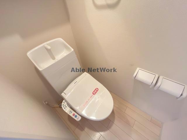 トイレ　温水洗浄暖房便座付き