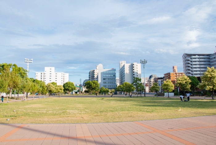 公園　湊川公園（公園）まで190m