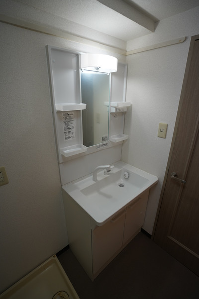 洗面設備　同じ建物の別のお部屋