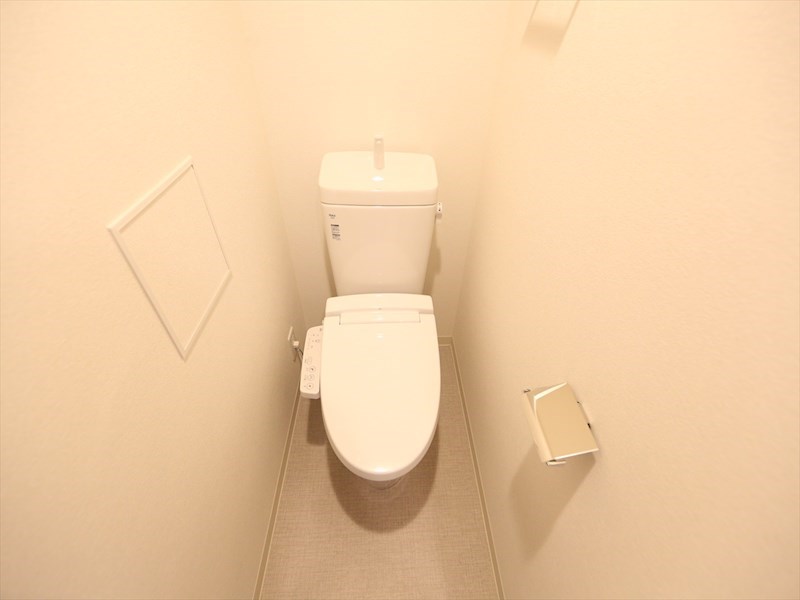 トイレ　温水洗浄暖房便座付トイレ