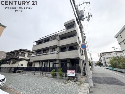 建物外観　駐車場空きあります♪ペット飼育相談OK☆