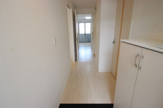 玄関　※別部屋の写真です