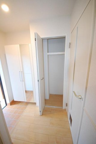 その他設備　【サンミッシェル　Ｂ】明るい色調の室内です