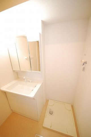 洗面設備　【サンミッシェル　Ｂ】広い洗面スペース