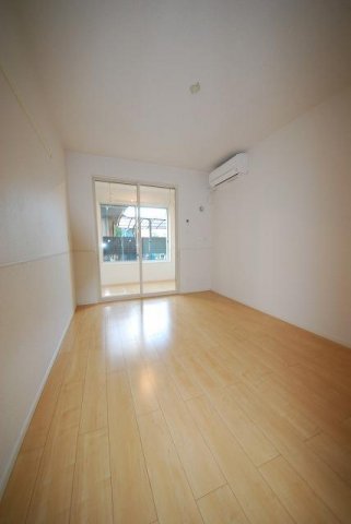 その他部屋・スペース　【サンミッシェル　Ｂ】明るい色調の室内です