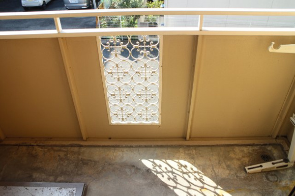 バルコニー　バルコニーからの眺めを楽しみながら食事をしませんか