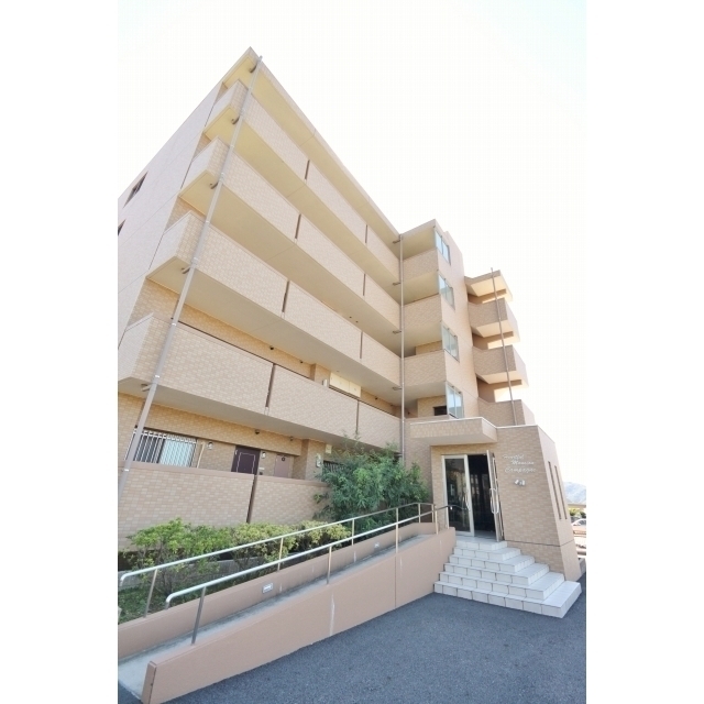 建物外観　鉄筋コンクリートマンション