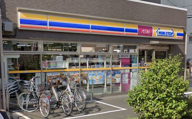 コンビニ　ミニストップ足立梅島1丁目店（コンビニ）まで123m