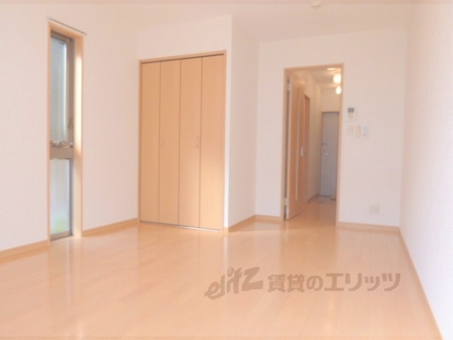 居室・リビング　９．２帖広々。日当たり良好で気持ちいい。