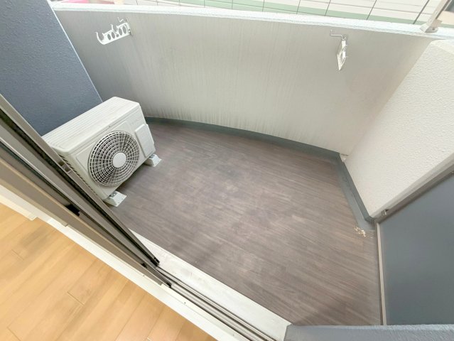 バルコニー　風通しの良いバルコニー。洗濯物もよく乾きそうです。