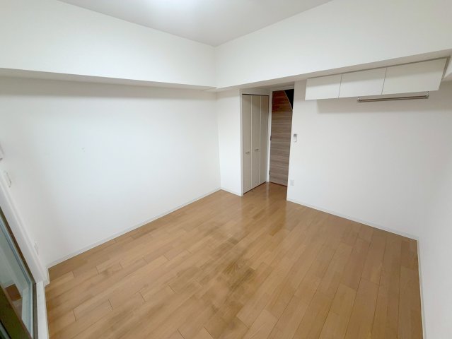 居室・リビング　明るく広々としたリビングです。