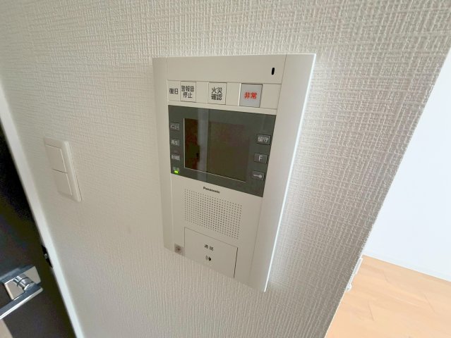 セキュリティ　TVモニターホンで来客が誰か確認してから開けて下さいね