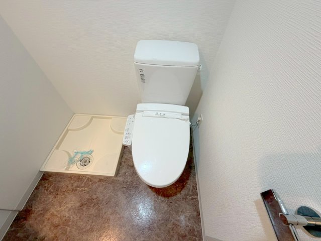 トイレ　綺麗なトイレにはウォシュレット標準装備です。