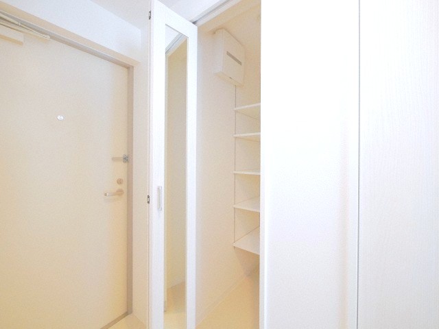 玄関　シューズインクローゼットがあります！！