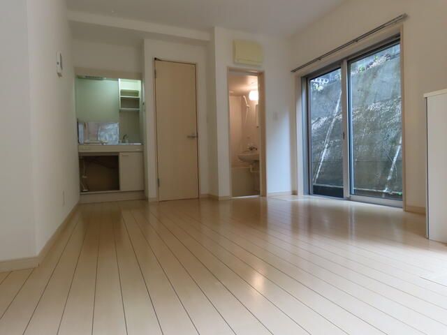 居室・リビング　セブンイレブン横須賀浦賀5丁目店