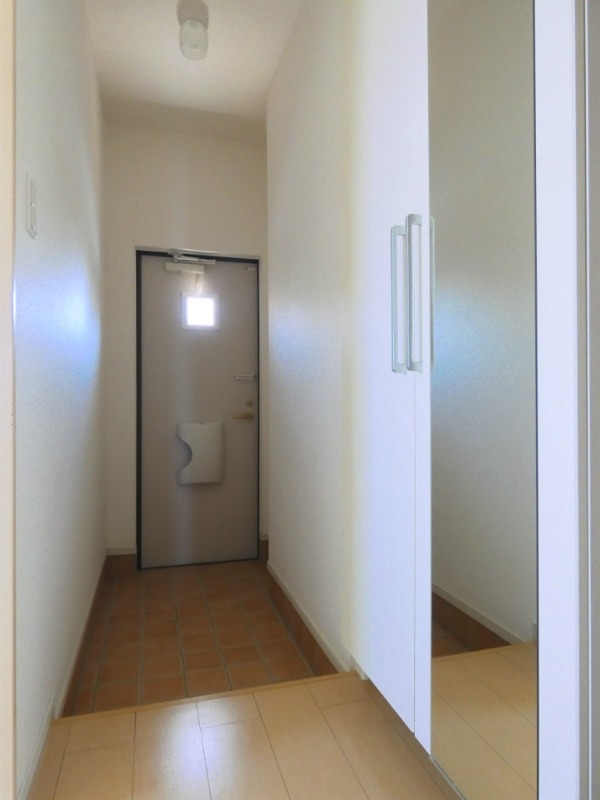 玄関　図面と現状に相違がある場合には現状を優先