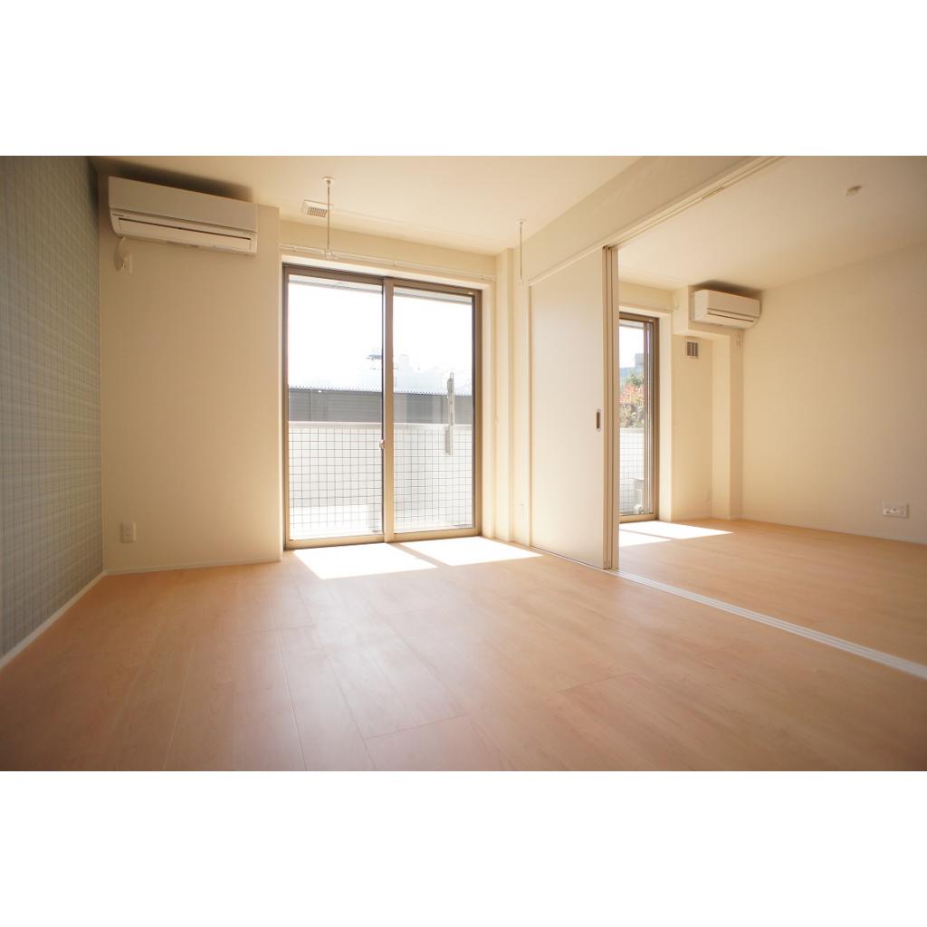 居室・リビング　南向き２面採光！明るいお部屋です！