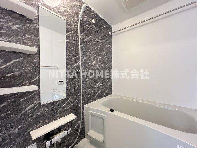 バス・シャワールーム　追い焚きや浴室乾燥機能がついている浴室です☆彡